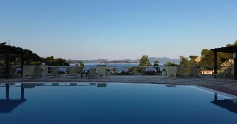 Kanapitsa Mare saltwater pool overlooking Tzaneria Bay in Skiathos