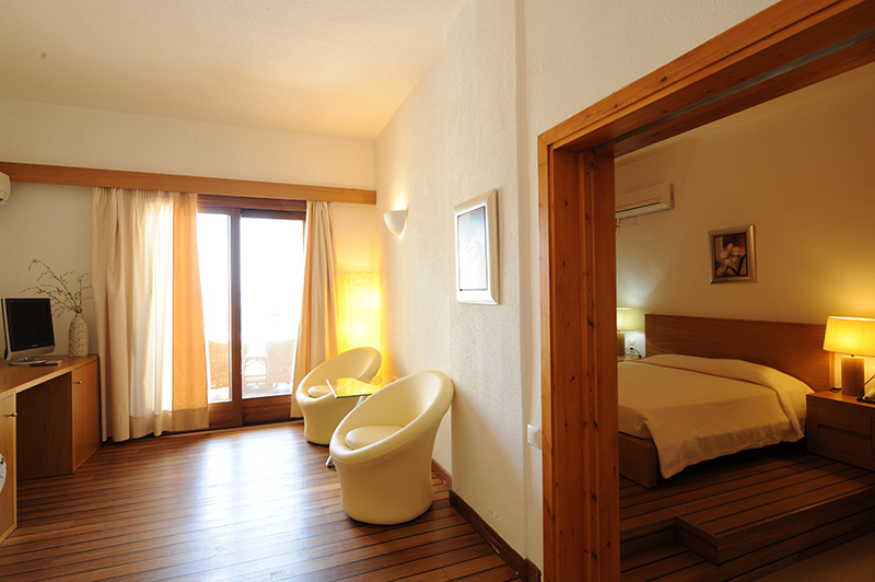 Ξενοδοχείο Kanapitsa Mare, Σκιάθος, Σουίτα One Bedroom, Πολυτελής Σουίτες, Οικογενειακές Σουίτες